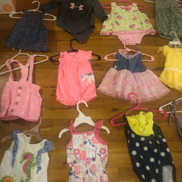 More than 100 pieces rompers dresses and sets - Picture 4 of 9